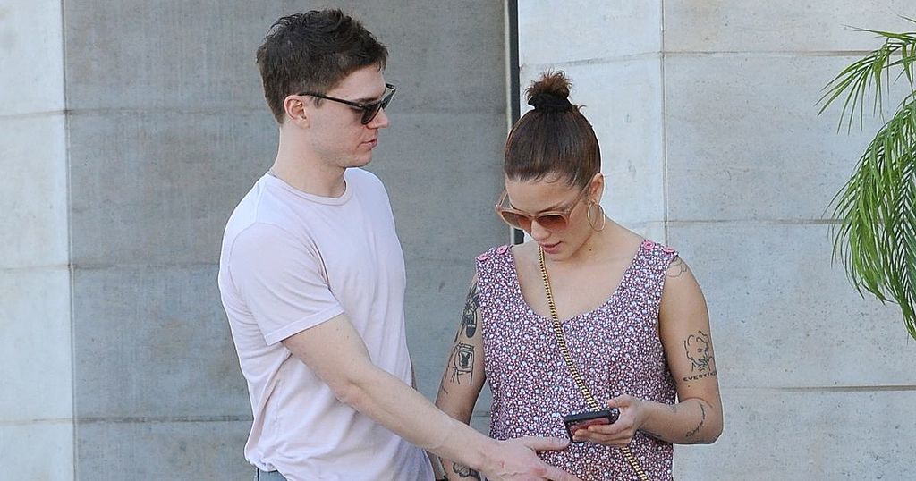 Halsey denies pregnancy rumours after boyfriend Evan…