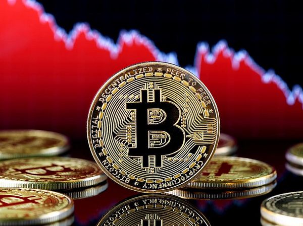 Bitcoin price plummets amid mysterious cryptocurrency market crash