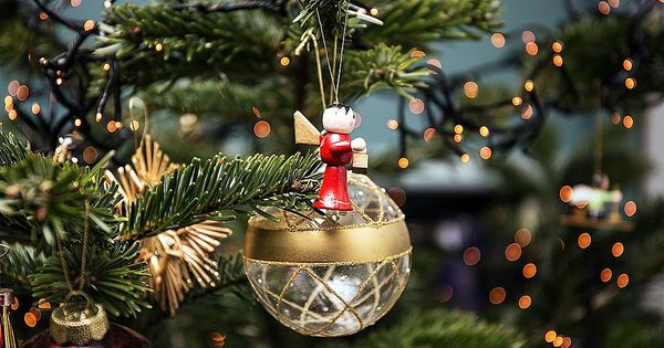 When should you take down your Christmas tree, lights and decorations? How to store decorations and what you should do with your tree