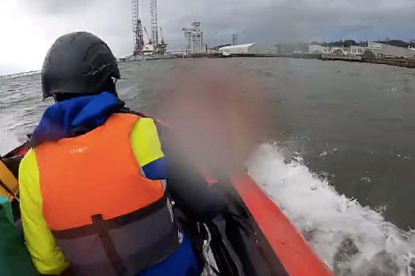 Extinction Rebellion protesters 'occupy' gas rig in Dundee to stop it heading out to the North Sea