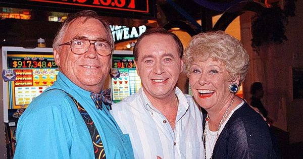 Tribute to Corrie star Neville who played Deirdre's husband
