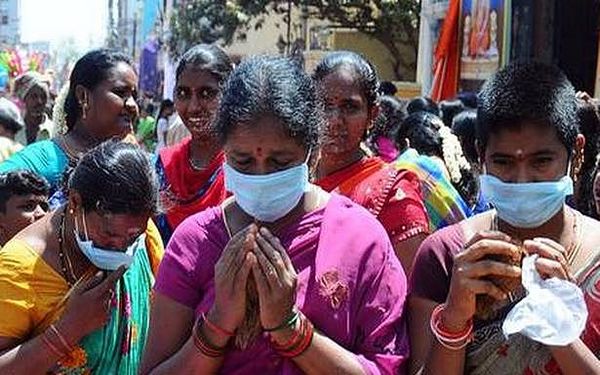 Coronavirus scare no deterrent for these devotees