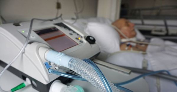 'Life-saving' ventilators are destroying coronavirus patients' lungs, doctor says