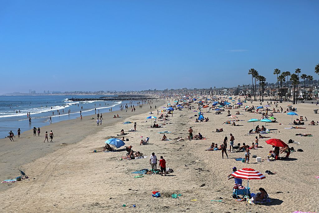 Southern California beaches packed as U.S. cities take…