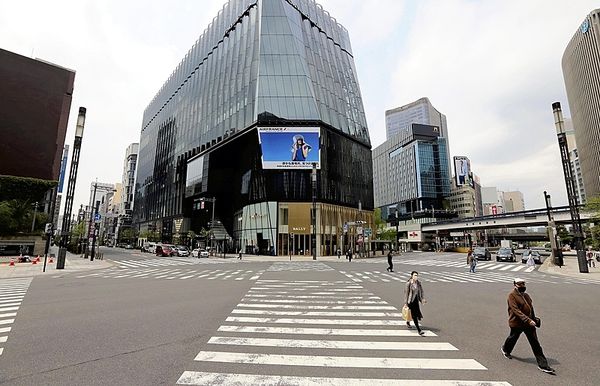 Restaurants, retailers in Japan exploring new services