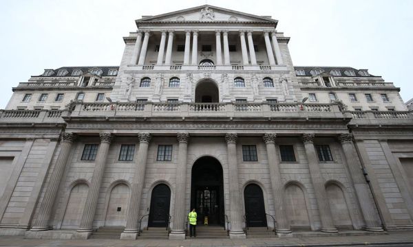 Bank of England pumps an extra £100bn into UK economy