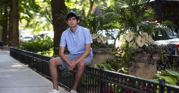 Coronavirus live blog, August 6, 2020: ‘Devastated’ Chicago college students opt to stay home after last-minute shifts to all online classes, strict COVID-19 restrictions