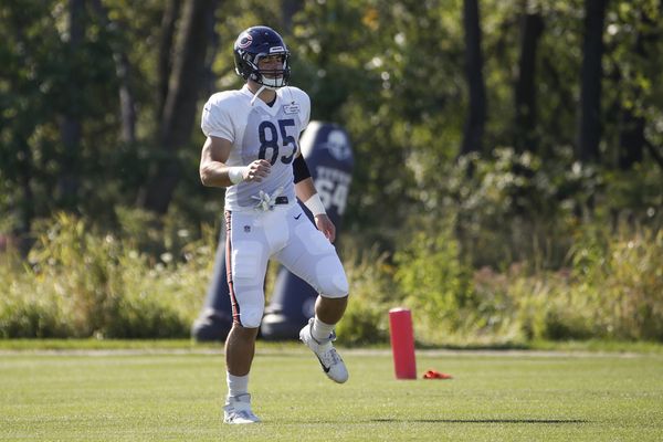 Bears hope for resurgence at tight end with Jimmy Graham, Cole Kmet -  Chicago Sun-Times