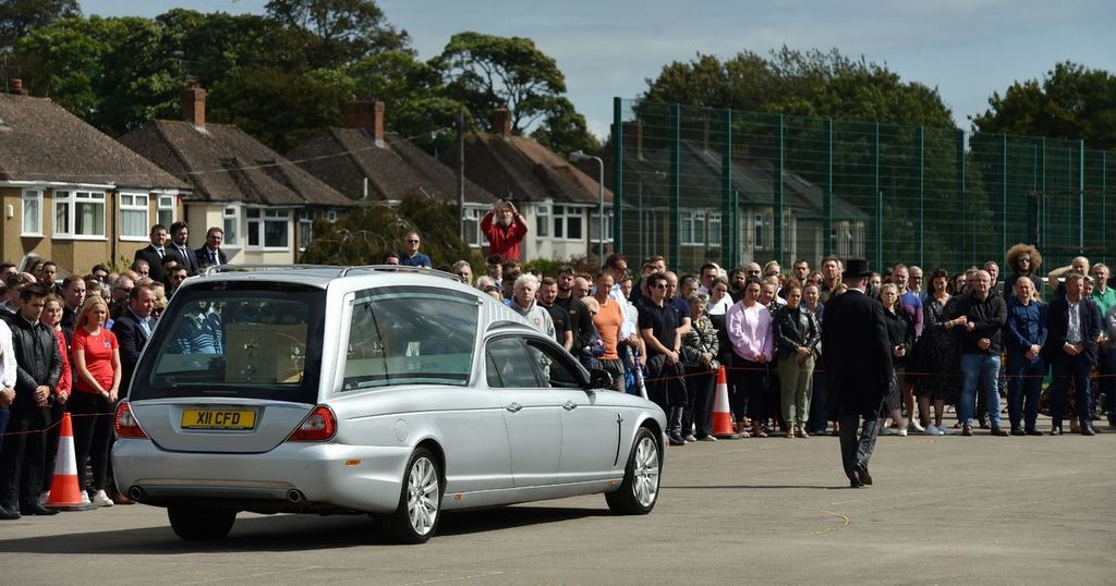 'Legendary' Cardiff teacher's funeral saw one final…
