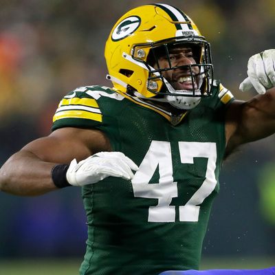 Packers re-sign edge rusher Justin Hollins with one-year deal