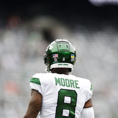 Elijah Moore speaks on social media for the first time since trade