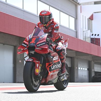 Bagnaia must “respect” #1 plate to defend his MotoGP crown in 2023