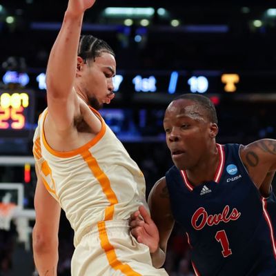 No. 9 Florida Atlantic Rallies to Upset No. 4 Tennessee in Sweet 16