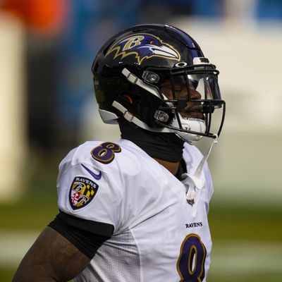 Negotiatons for Ravens QB Lamar Jackson take bizarre turn after NFL issues notice to teams