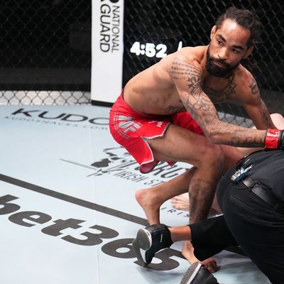 Team Conor McGregor fighter knocked out in 8 seconds in The Ultimate Fighter first episode