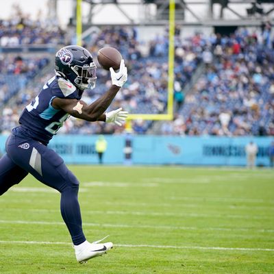Titans’ Chig Okonkwo cracks PFF’s top-15 TE rankings