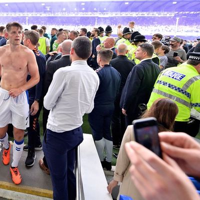 No booze or celebrations - What happened in tunnel after Everton win shows massive Sean Dyche change