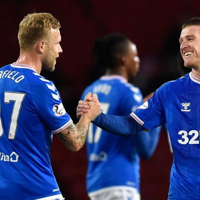 Steven Davis in Scott Arfield Rangers exit tribute as he hails 'friends become family' bond