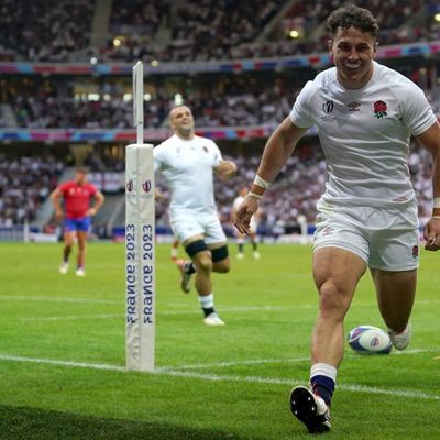 Henry Arundell scores five in England’s 11-try Rugby World Cup rout of Chile