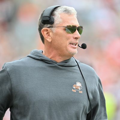 Podcast: Is the Browns’ defense the best in the NFL right now under Jim Schwartz?