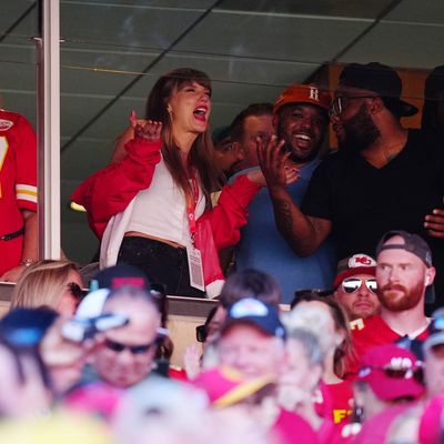 Chiefs vs Jets game: When is it, how to watch, and will Taylor Swift be in attendance?
