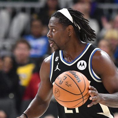 Lakers fans on Twitter react to Jrue Holiday being traded to the Celtics