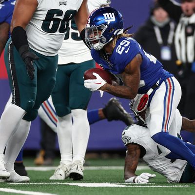 Should the Giants prioritize re-signing Xavier McKinney?