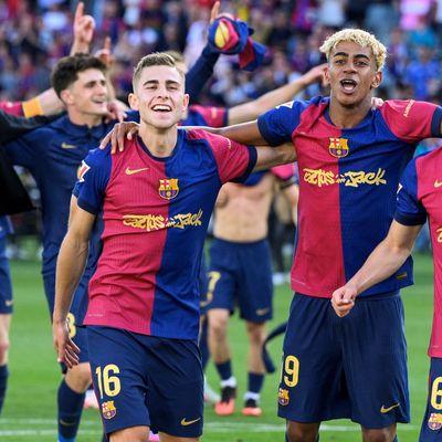 Barcelona beat Real Madrid despite Mbappe hat-trick as LaLiga title nears