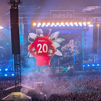 Diogo Jota: Oasis pay tribute to late Liverpool star on opening night of world tour in Cardiff
