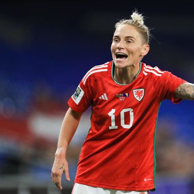 Veteran Jess Fishlock in no rush to make decision on Wales future