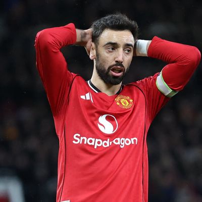 Manchester United vs Everton LIVE: Premier League latest score, match stream and goal updates