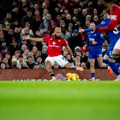 Manchester United vs Everton LIVE: Premier League latest score, match stream and goal updates
