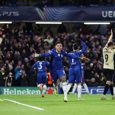 Chelsea vs Barcelona live: Neto scrambles in opener after two goals disallowed in Champions League clash