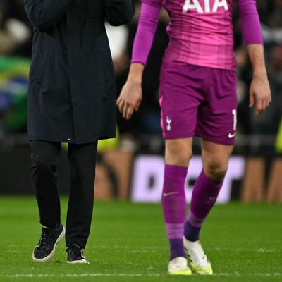 Spurs news: Thomas Frank hits out at 'unacceptable' booing from Tottenham fans towards Guglielmo Vicario